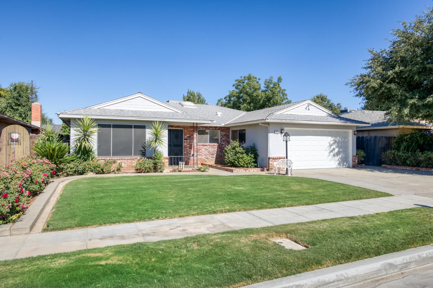 6544 N Barton Ave, Fresno, CA 93710
