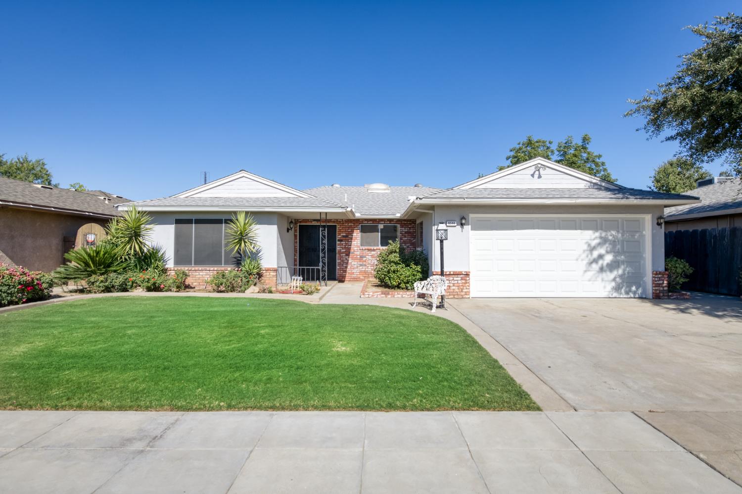 6544 N Barton Ave, Fresno, CA 93710