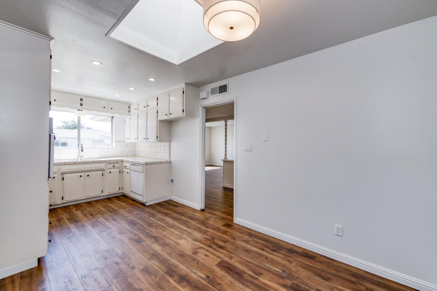 6544 N Barton Ave, Fresno, CA 93710