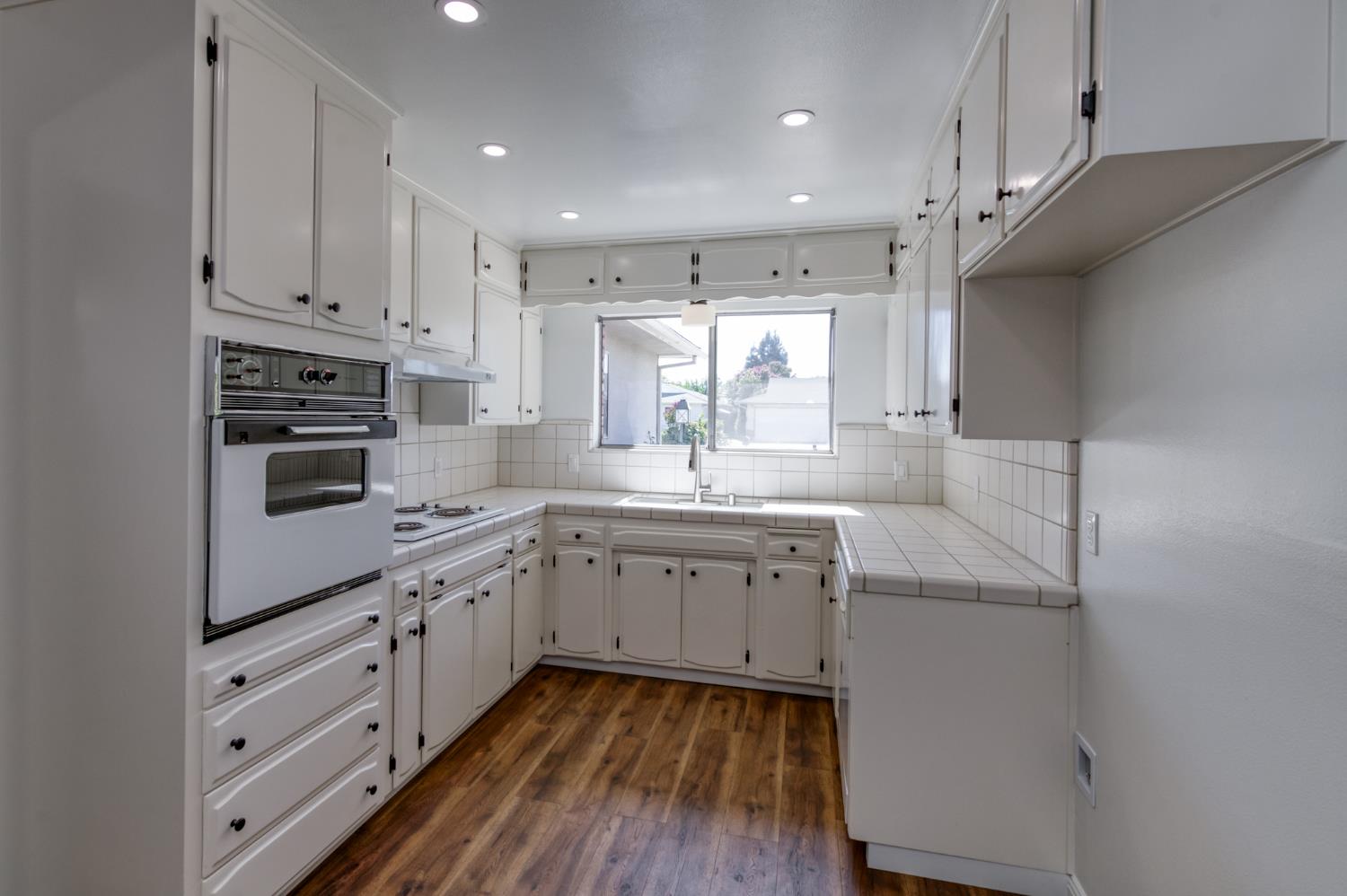 6544 N Barton Ave, Fresno, CA 93710
