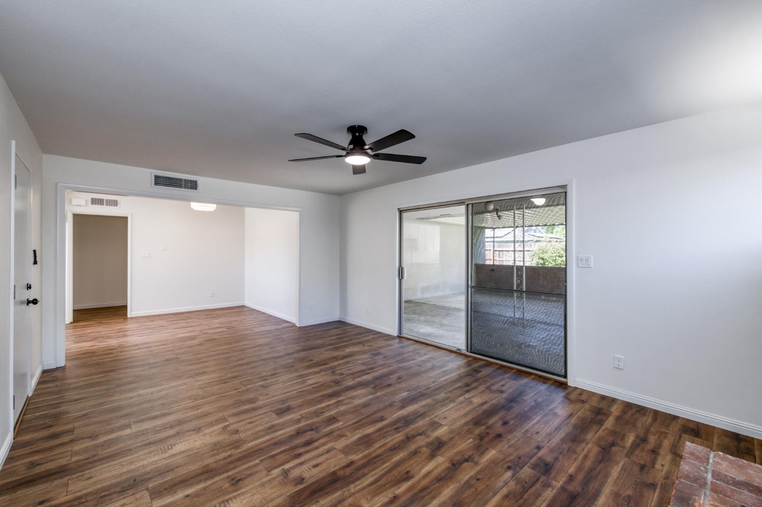 6544 N Barton Ave, Fresno, CA 93710