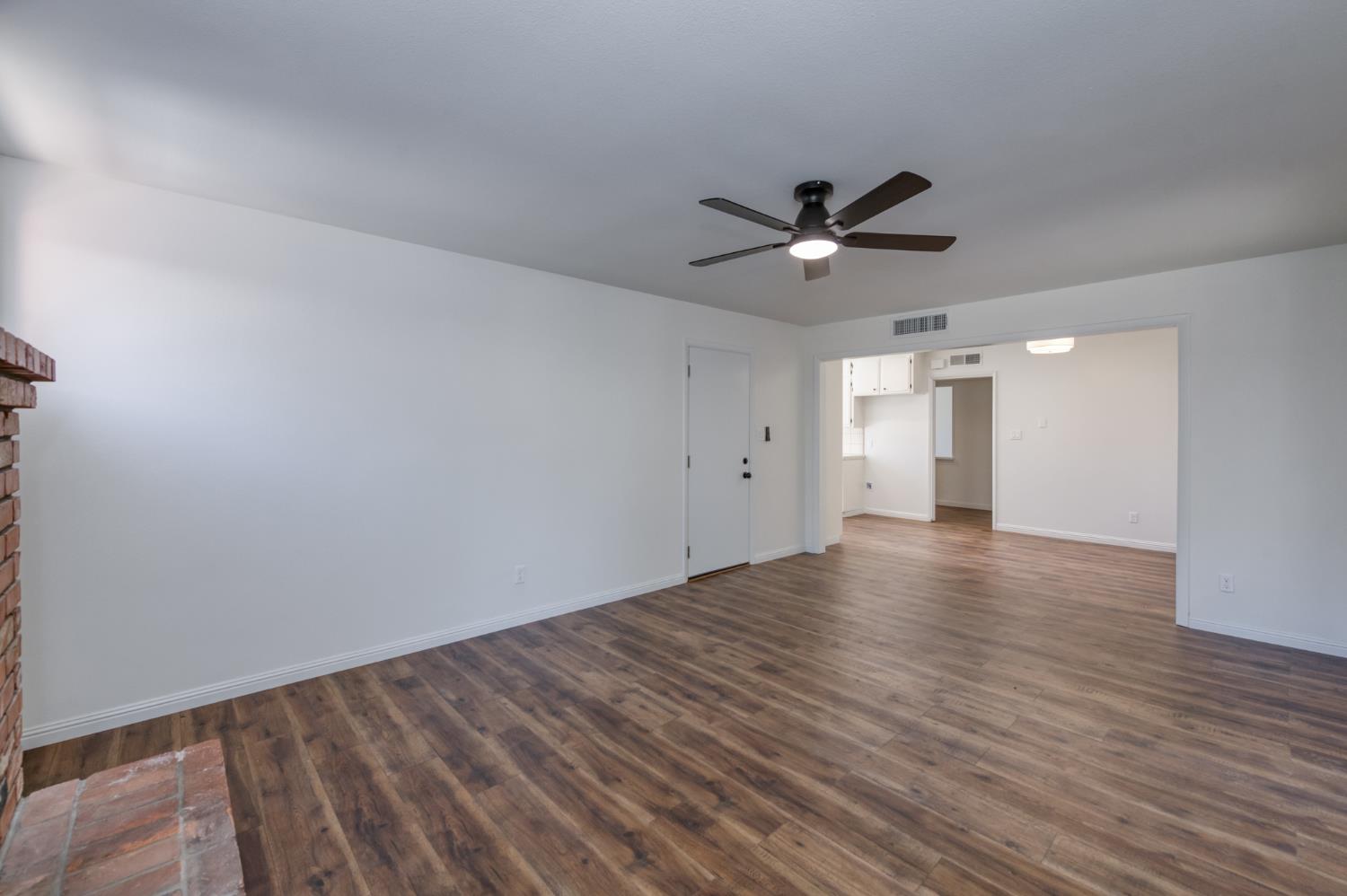 6544 N Barton Ave, Fresno, CA 93710