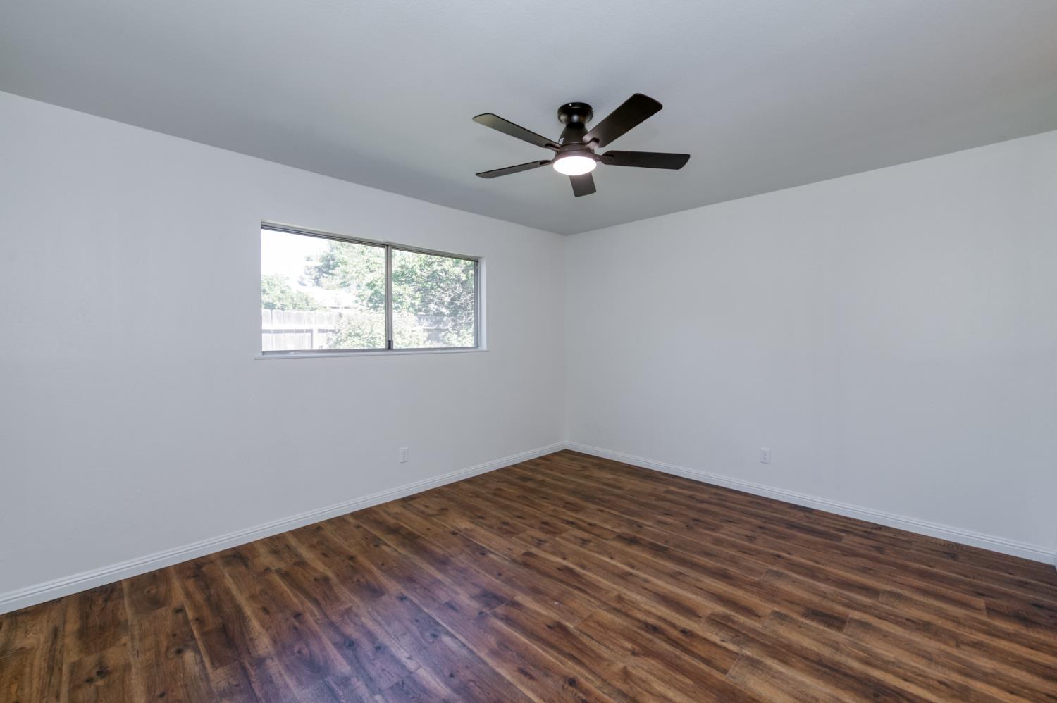6544 N Barton Ave, Fresno, CA 93710