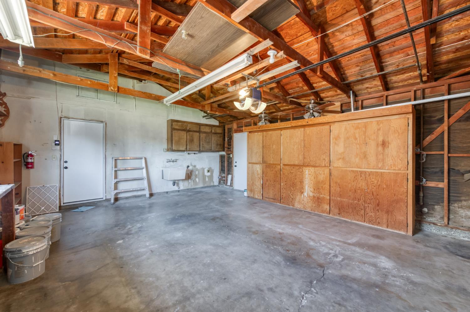 6544 N Barton Ave, Fresno, CA 93710