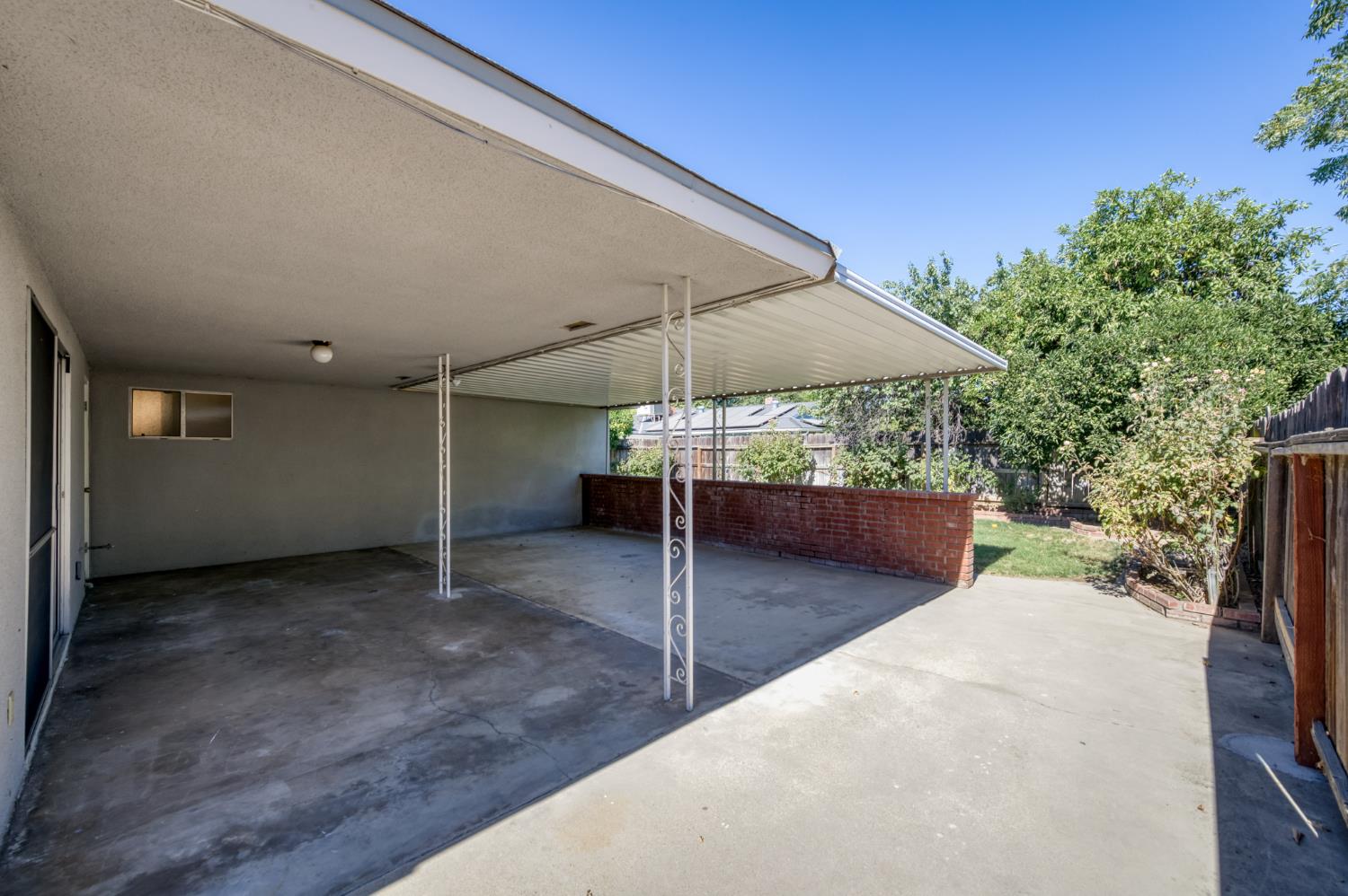 6544 N Barton Ave, Fresno, CA 93710