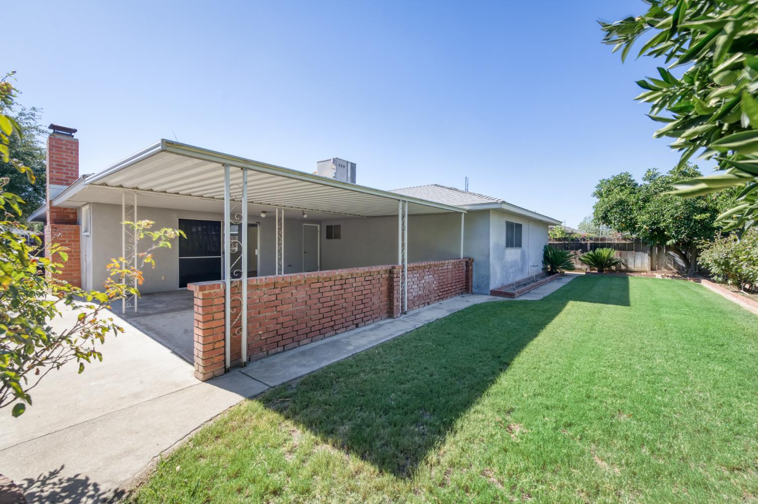 6544 N Barton Ave, Fresno, CA 93710