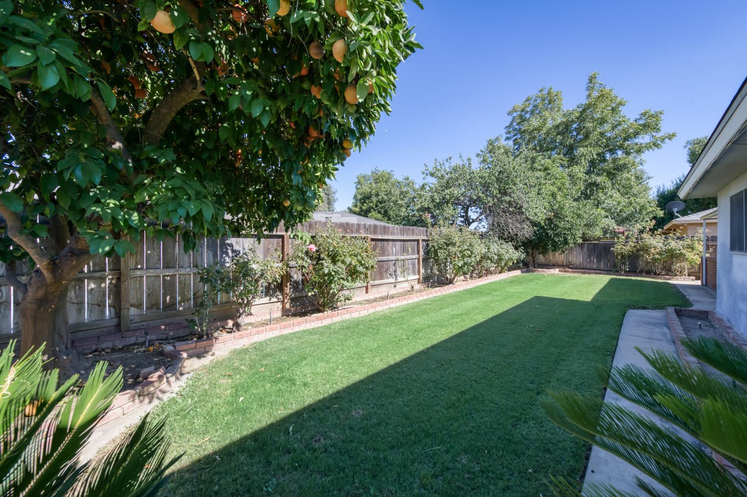 6544 N Barton Ave, Fresno, CA 93710