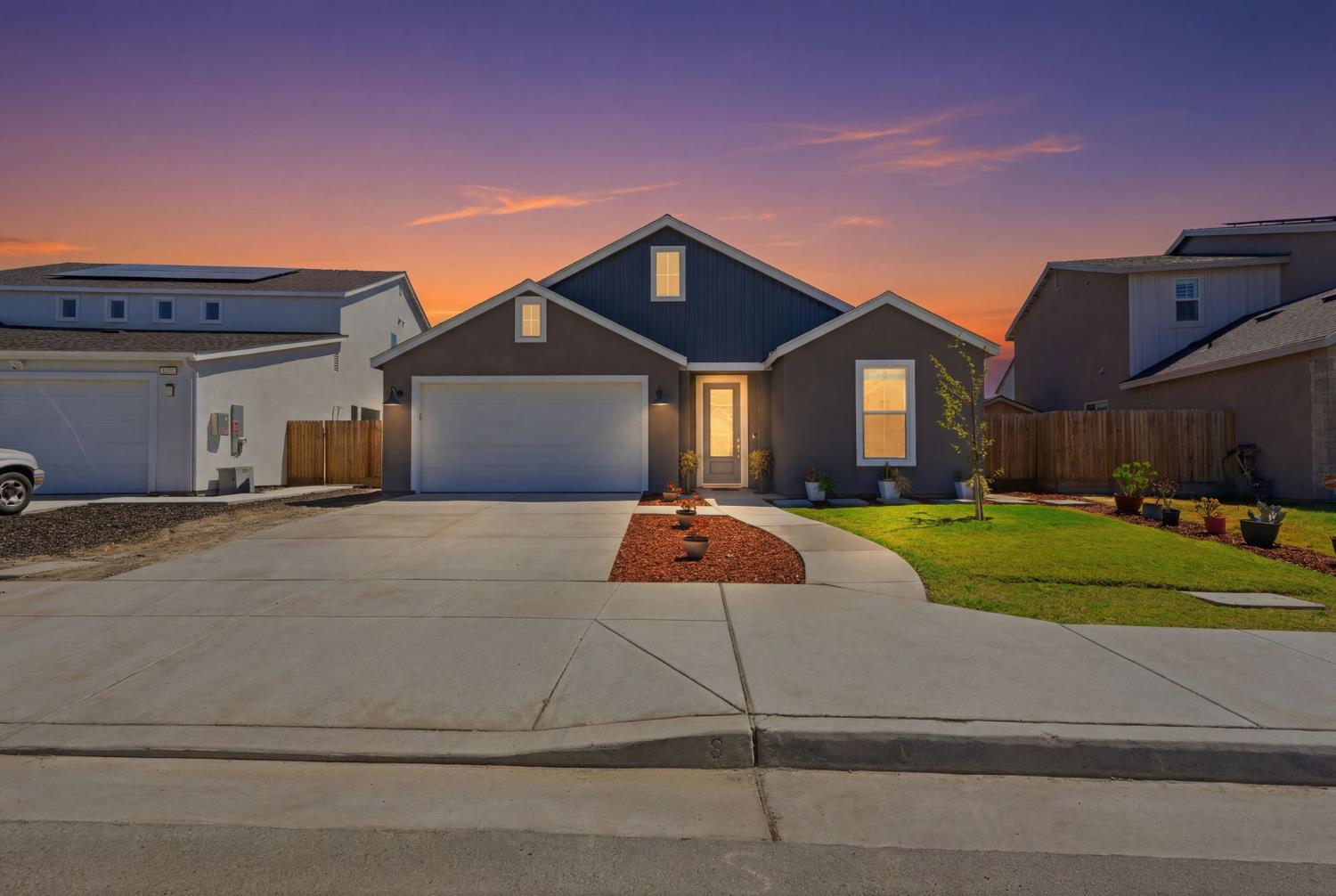 530 Baylor Dr, Lemoore, CA 93245
