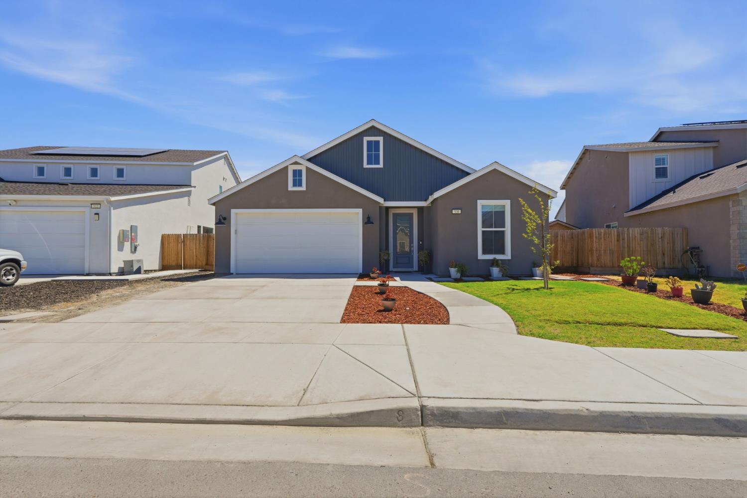 530 Baylor Dr, Lemoore, CA 93245