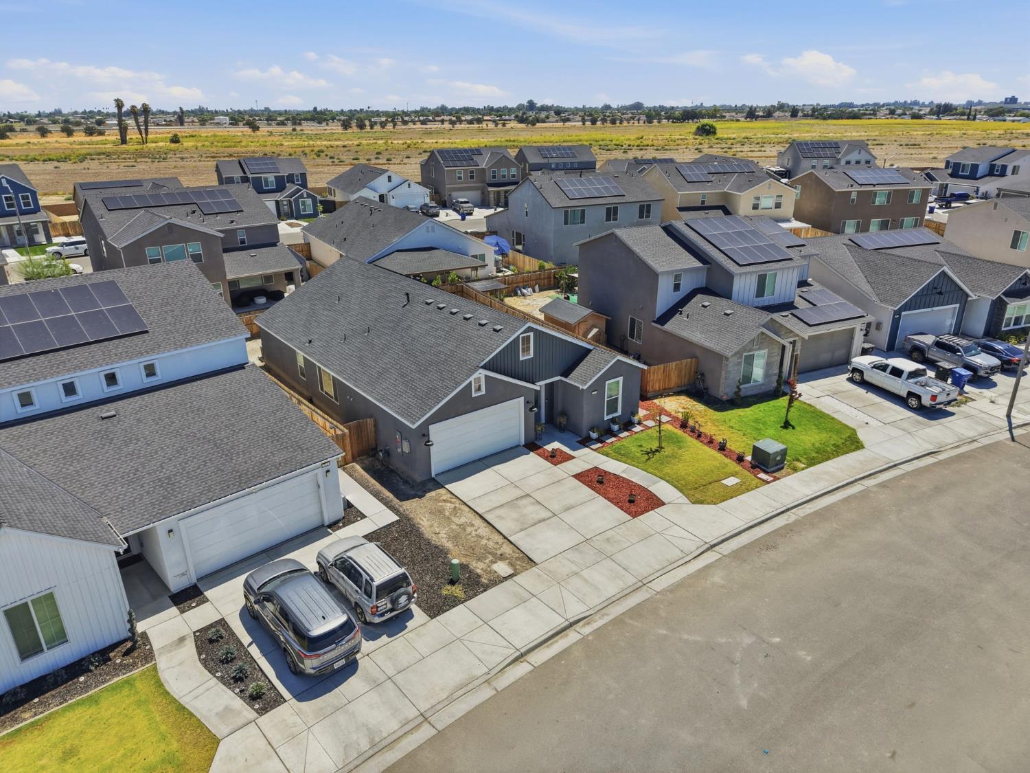 530 Baylor Dr, Lemoore, CA 93245