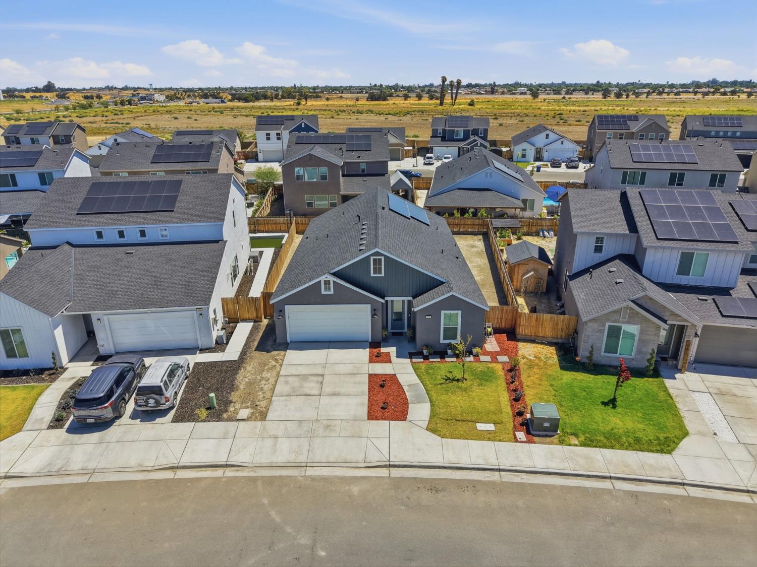 530 Baylor Dr, Lemoore, CA 93245