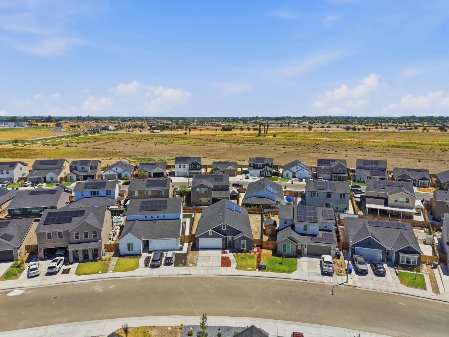 530 Baylor Dr, Lemoore, CA 93245