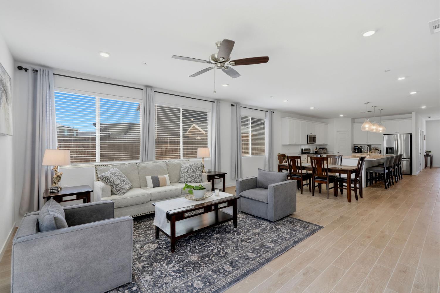530 Baylor Dr, Lemoore, CA 93245