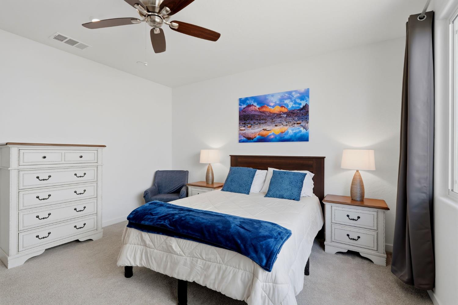 530 Baylor Dr, Lemoore, CA 93245