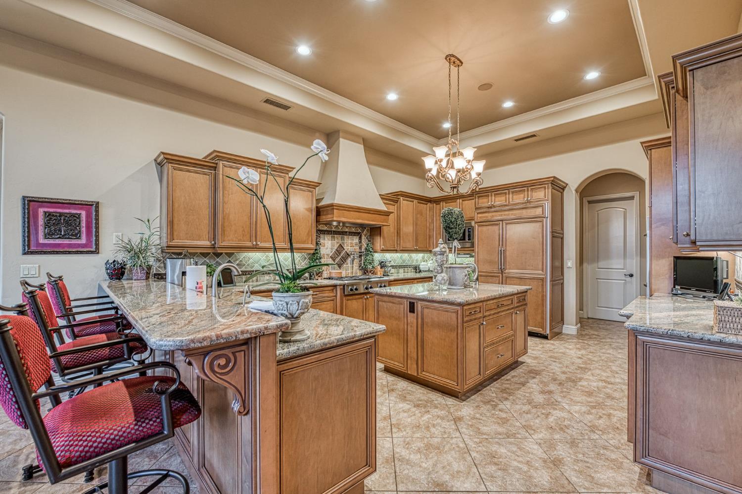 2016 E Sawgrass Ave, Fresno, CA 93730
