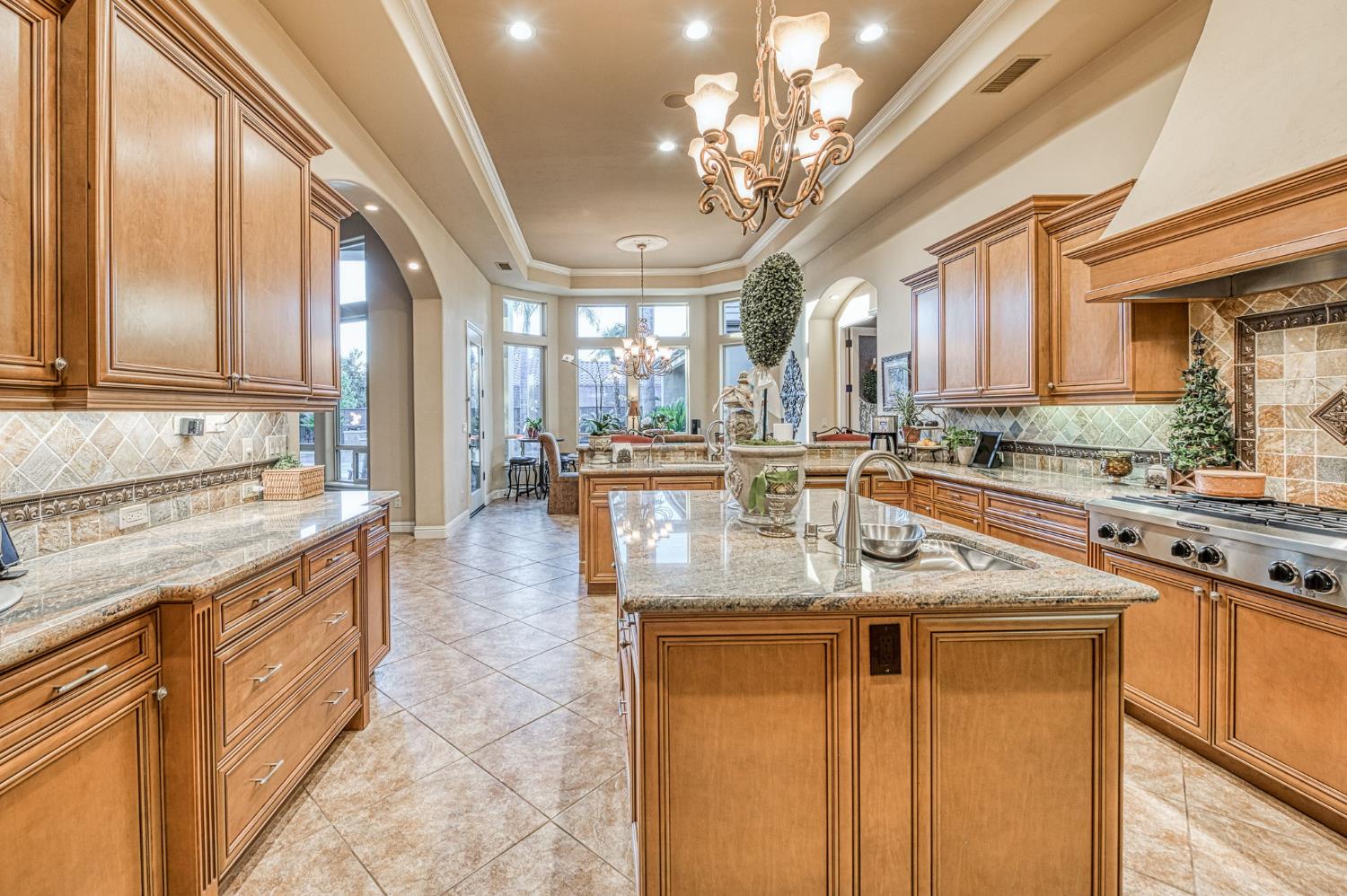 2016 E Sawgrass Ave, Fresno, CA 93730