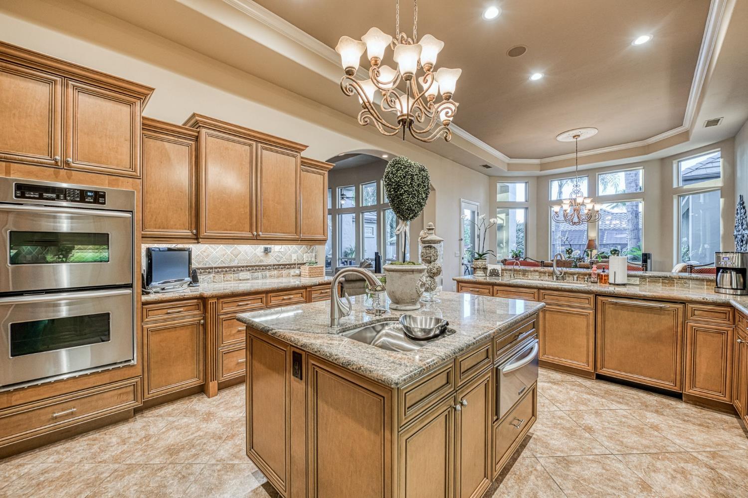 2016 E Sawgrass Ave, Fresno, CA 93730