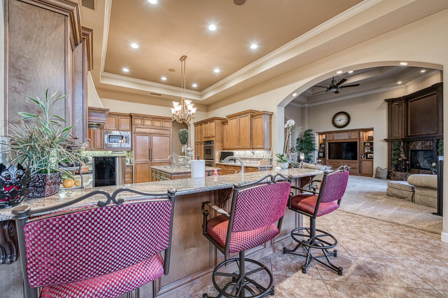2016 E Sawgrass Ave, Fresno, CA 93730