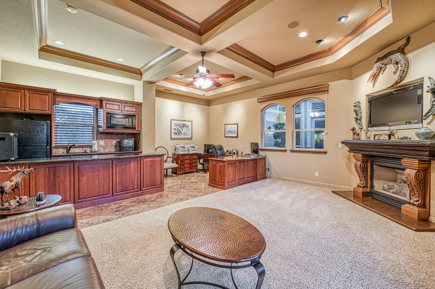 2016 E Sawgrass Ave, Fresno, CA 93730