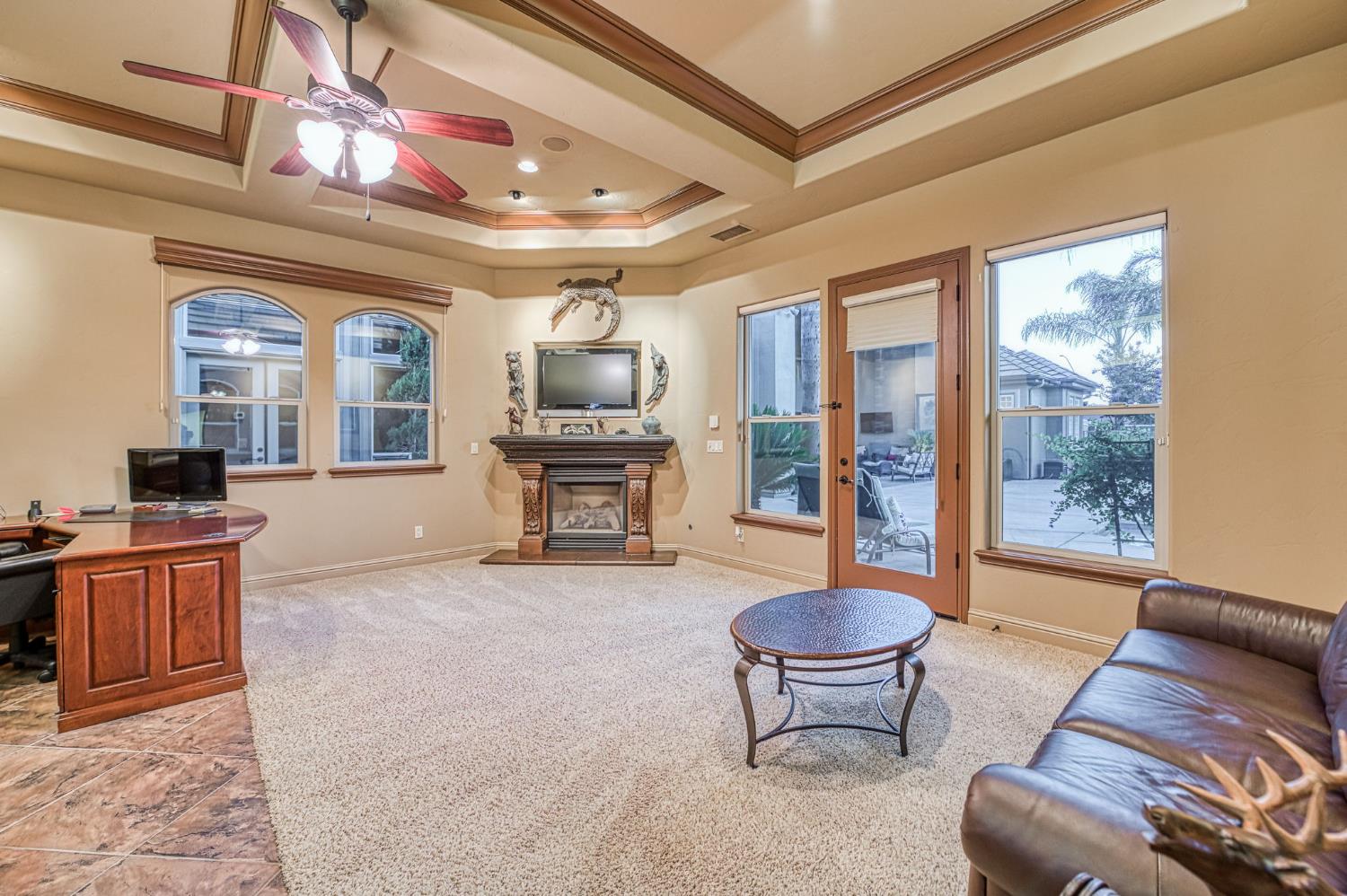 2016 E Sawgrass Ave, Fresno, CA 93730