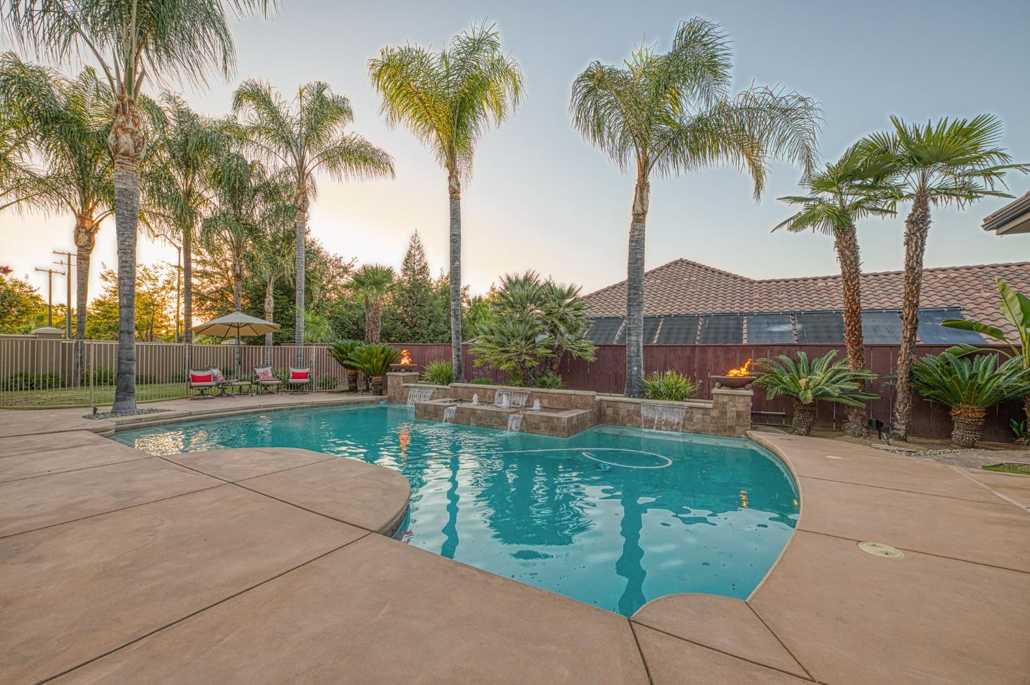 2016 E Sawgrass Ave, Fresno, CA 93730