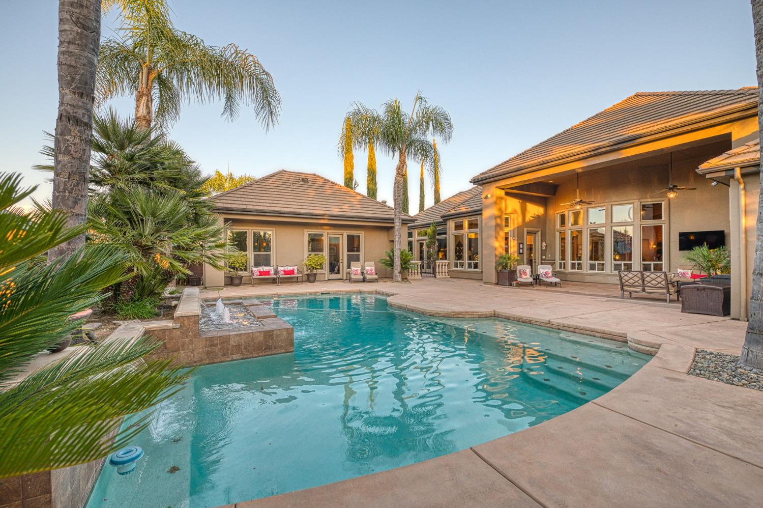 2016 E Sawgrass Ave, Fresno, CA 93730
