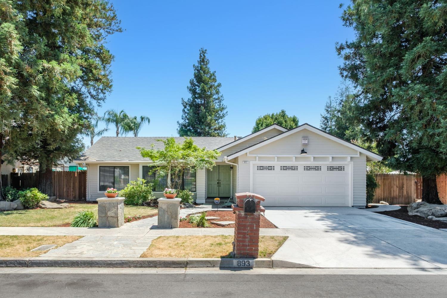 893 E Decatur Ave, Fresno, CA 93720