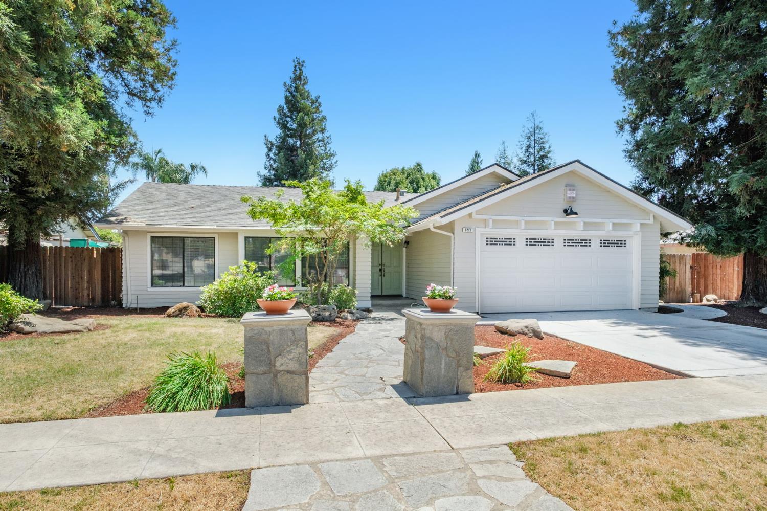 893 E Decatur Ave, Fresno, CA 93720