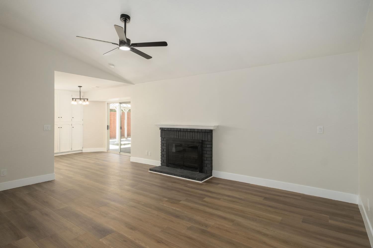 893 E Decatur Ave, Fresno, CA 93720