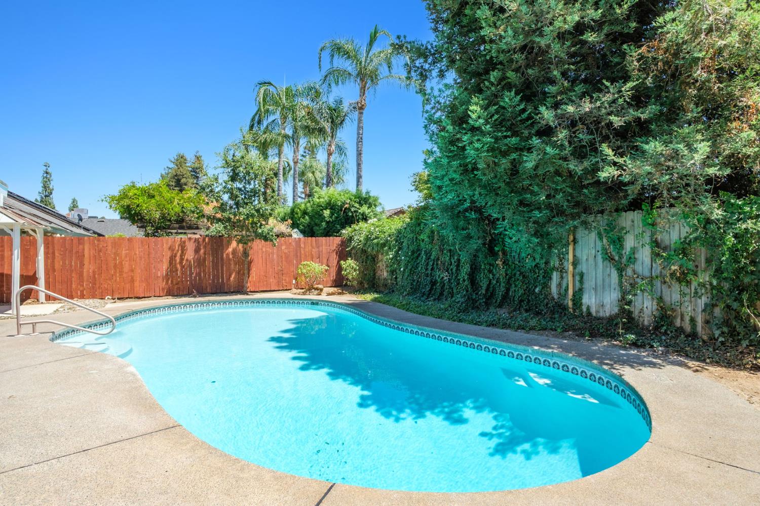 893 E Decatur Ave, Fresno, CA 93720