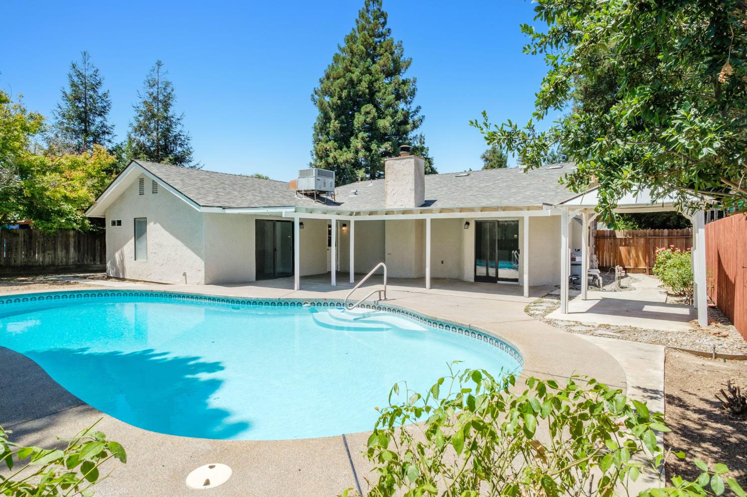 893 E Decatur Ave, Fresno, CA 93720