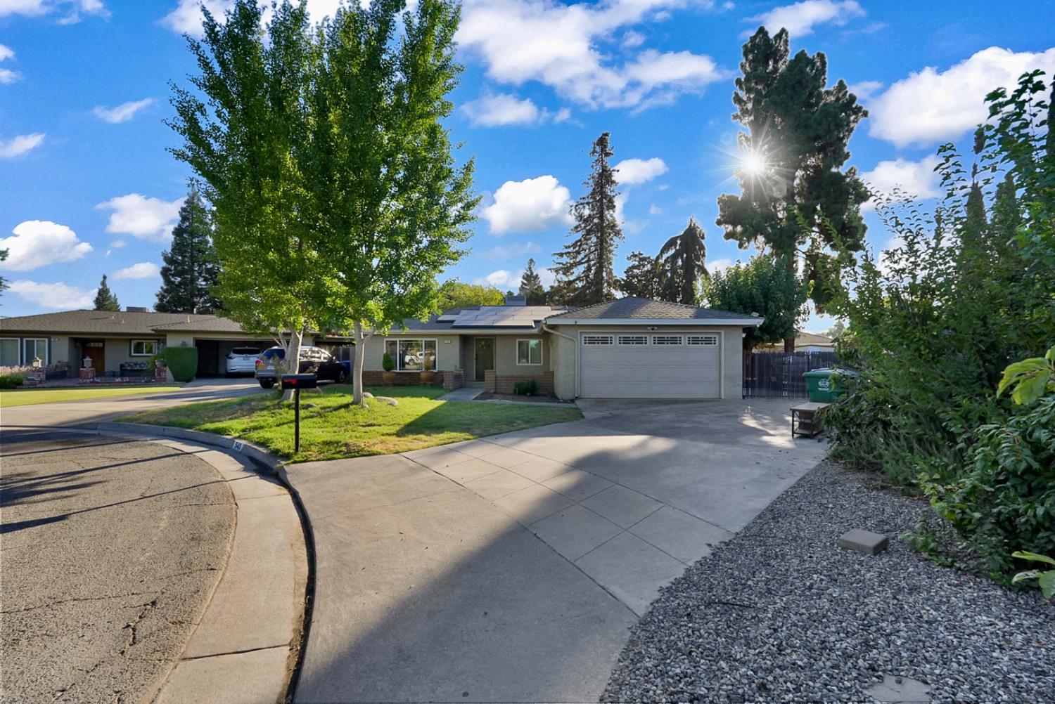 543 Autumn Ct, Madera, CA 93637
