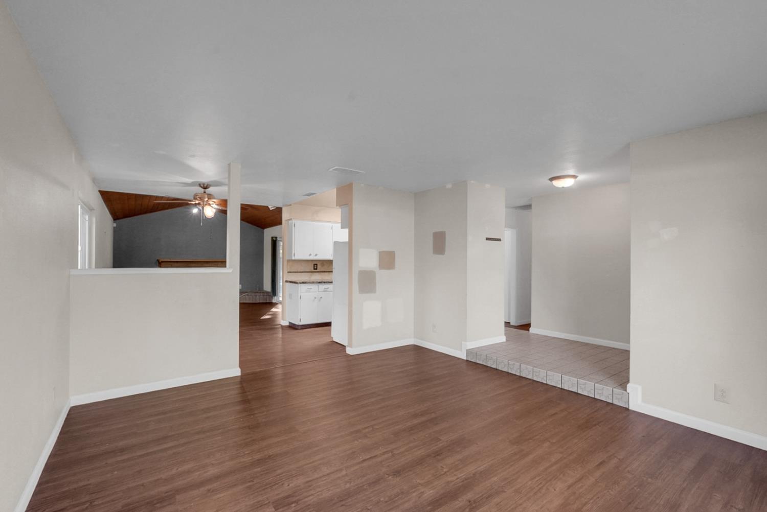 543 Autumn Ct, Madera, CA 93637