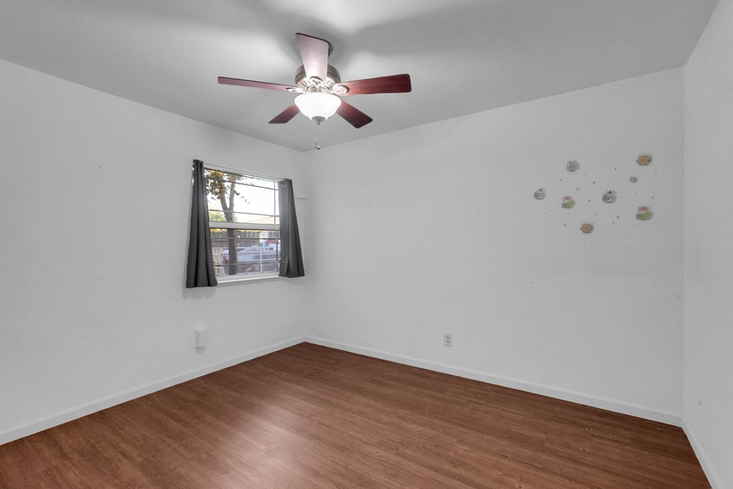 543 Autumn Ct, Madera, CA 93637