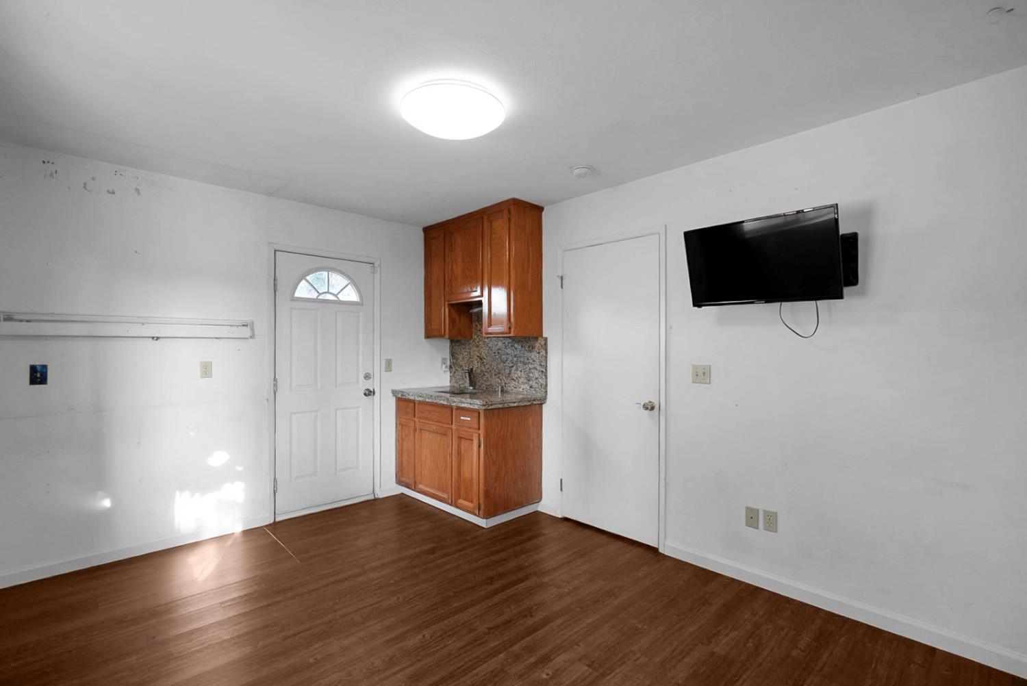 543 Autumn Ct, Madera, CA 93637