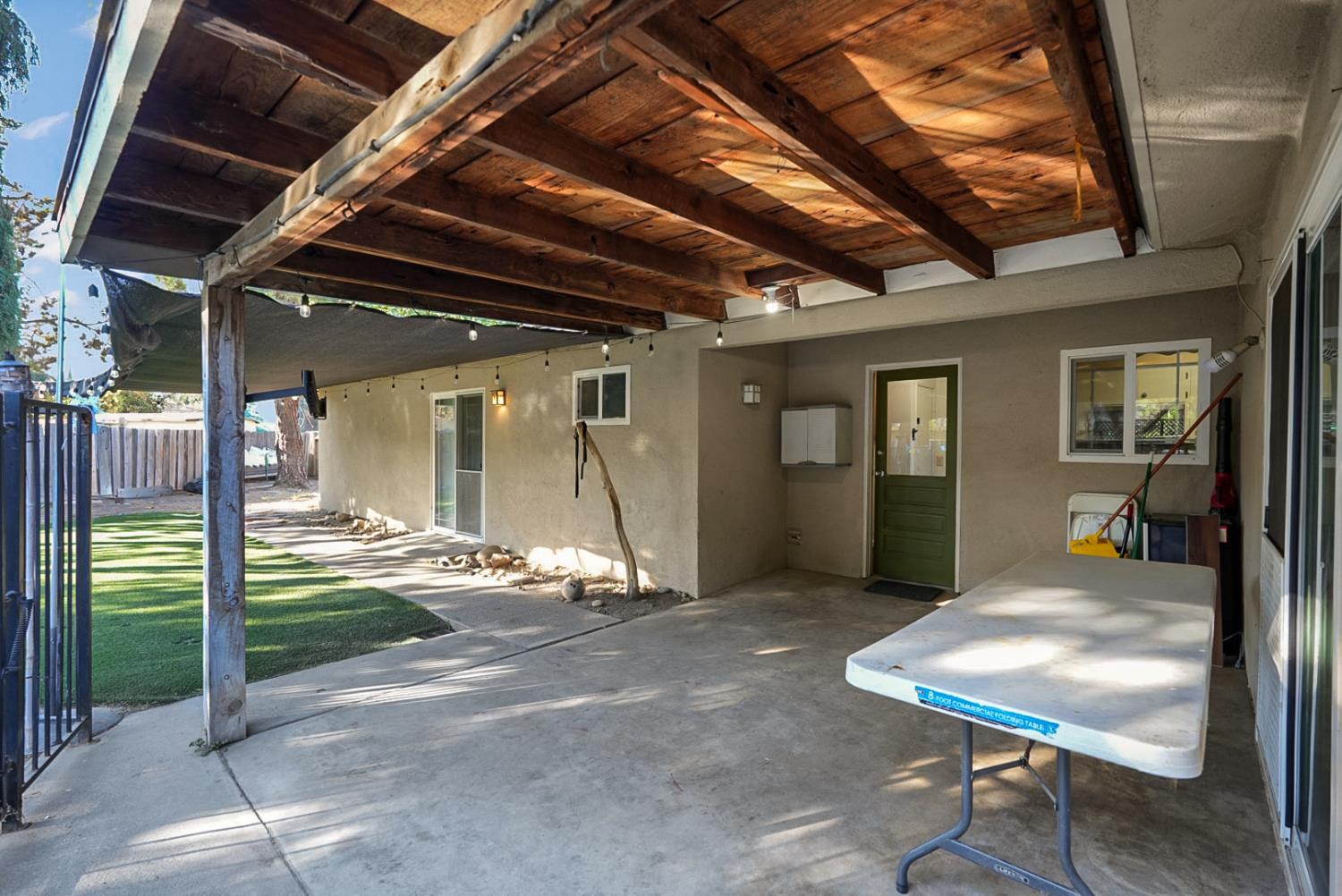543 Autumn Ct, Madera, CA 93637