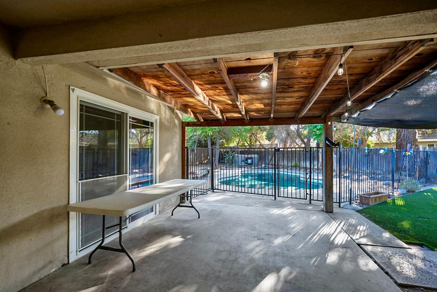 543 Autumn Ct, Madera, CA 93637