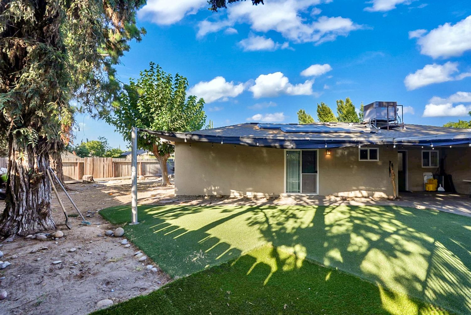 543 Autumn Ct, Madera, CA 93637