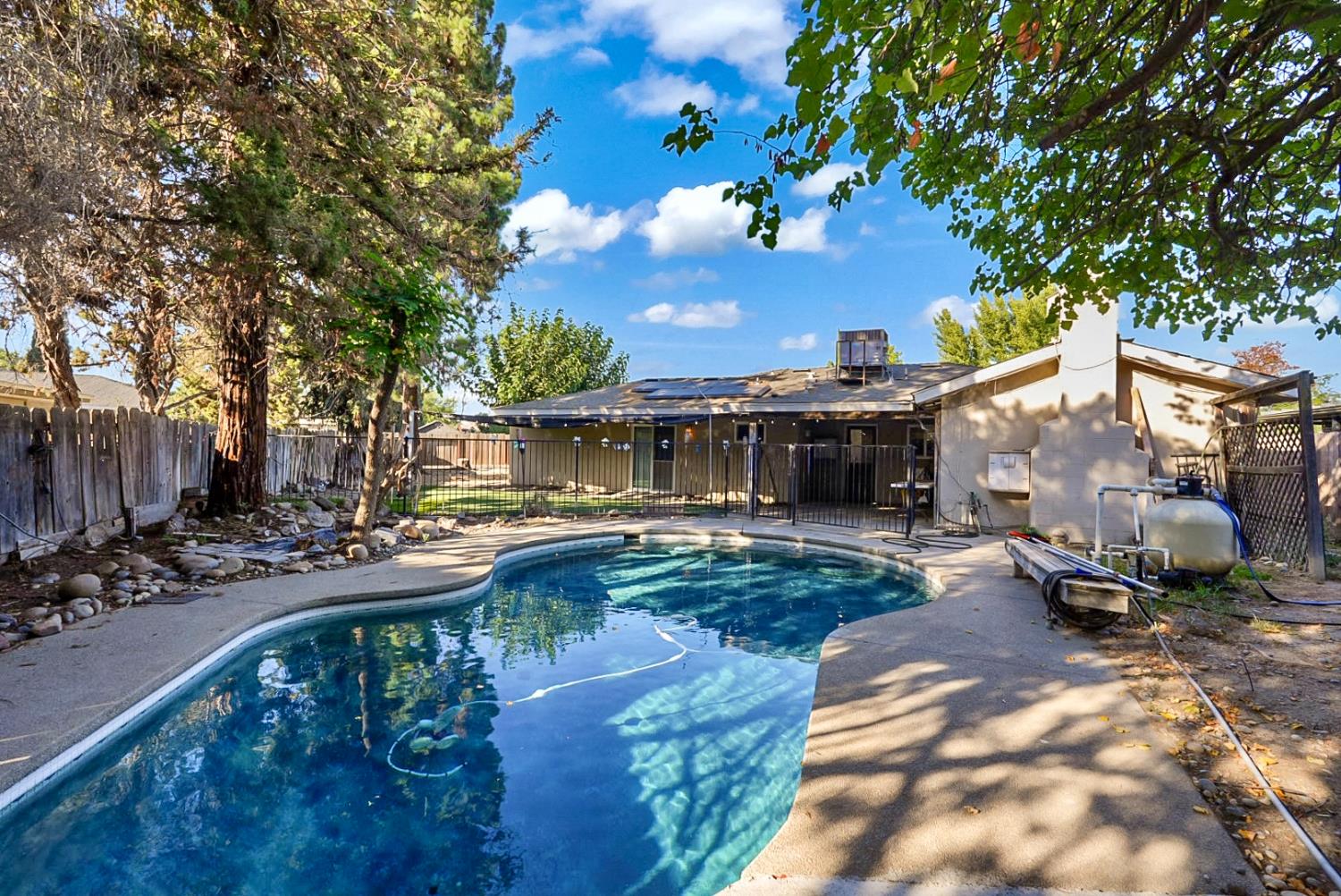 543 Autumn Ct, Madera, CA 93637