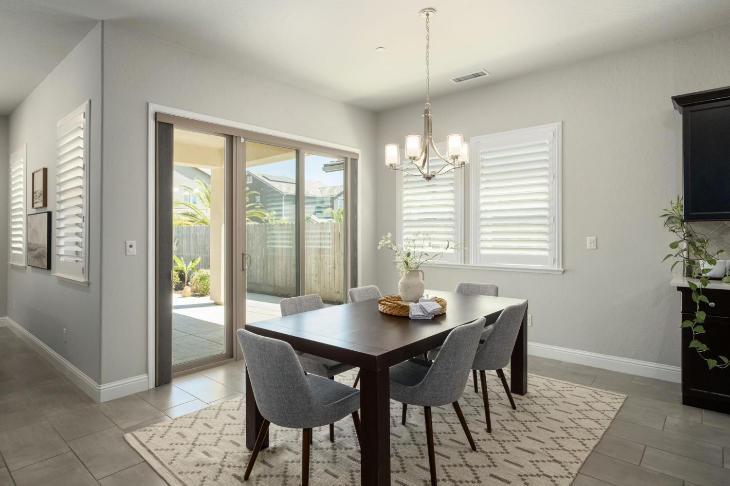 11298 N Via San Toma Dr, Fresno, CA 93730