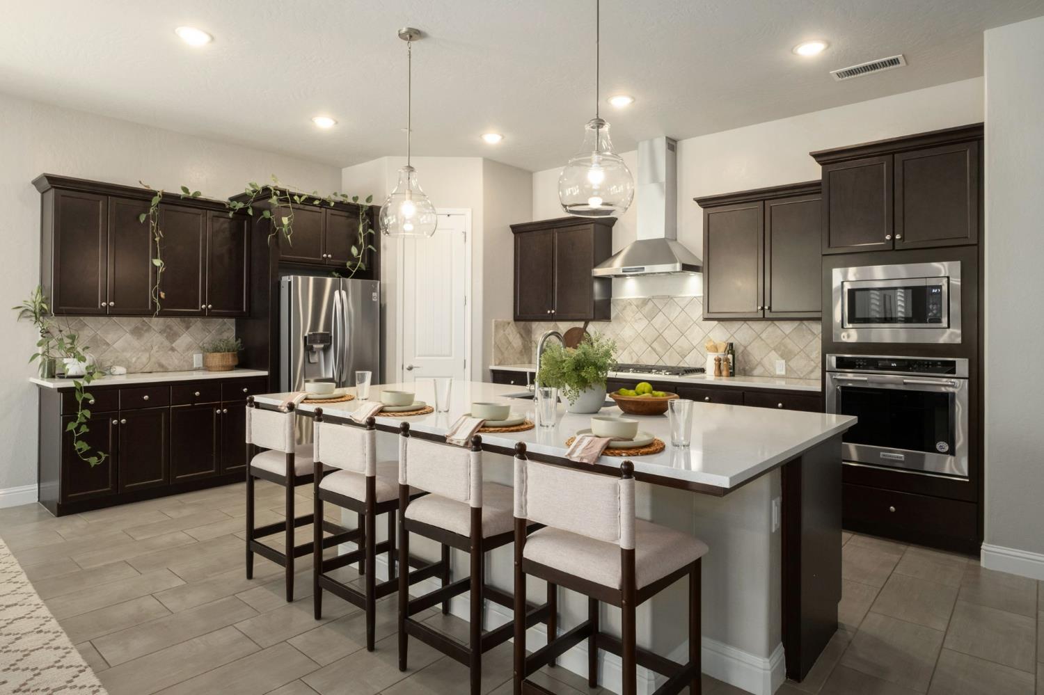 11298 N Via San Toma Dr, Fresno, CA 93730
