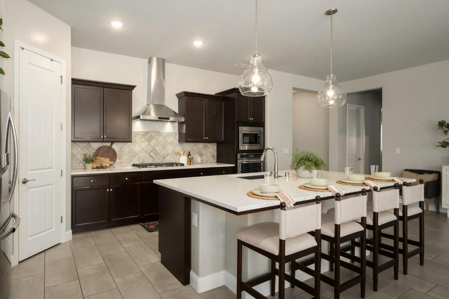 11298 N Via San Toma Dr, Fresno, CA 93730