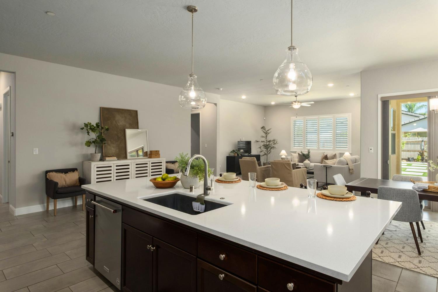11298 N Via San Toma Dr, Fresno, CA 93730