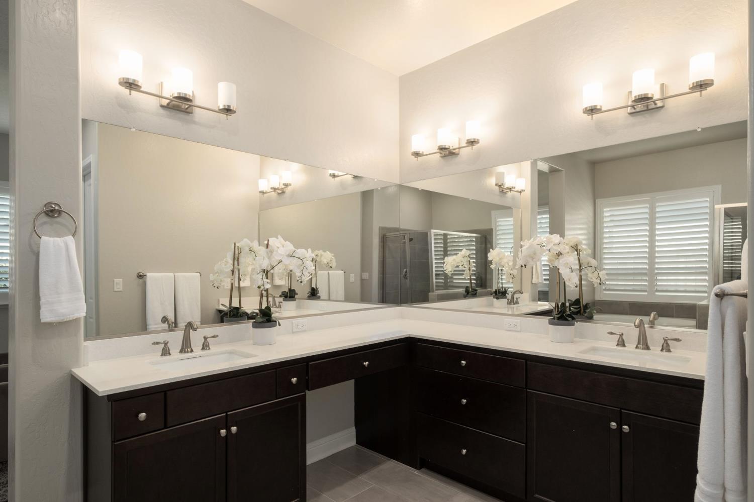 11298 N Via San Toma Dr, Fresno, CA 93730