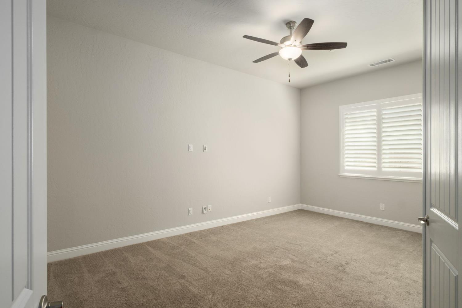 11298 N Via San Toma Dr, Fresno, CA 93730