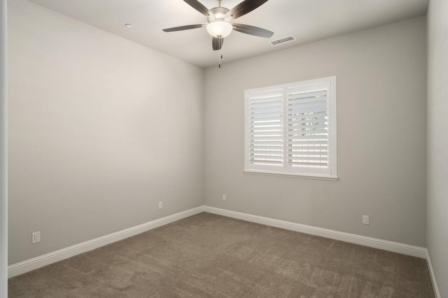 11298 N Via San Toma Dr, Fresno, CA 93730