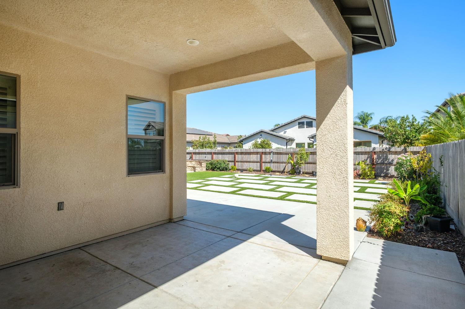 11298 N Via San Toma Dr, Fresno, CA 93730