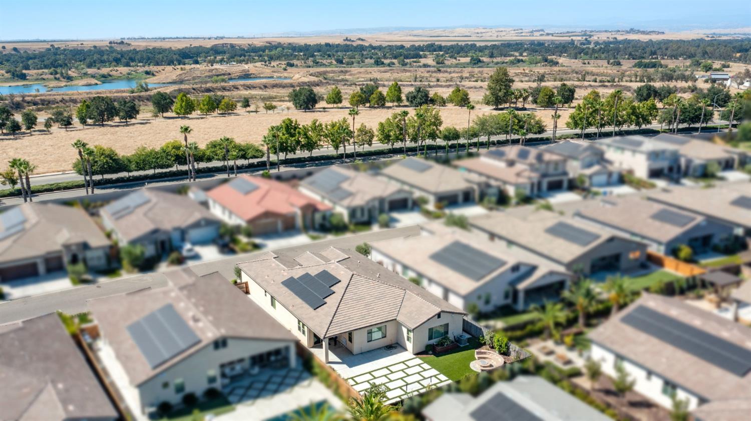 11298 N Via San Toma Dr, Fresno, CA 93730