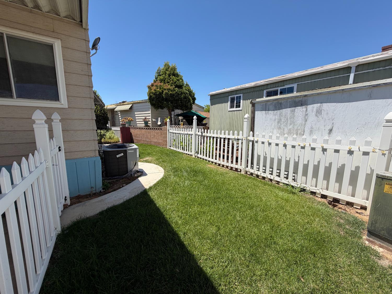 221 W Herndon Ave #142, Pinedale, CA 93650