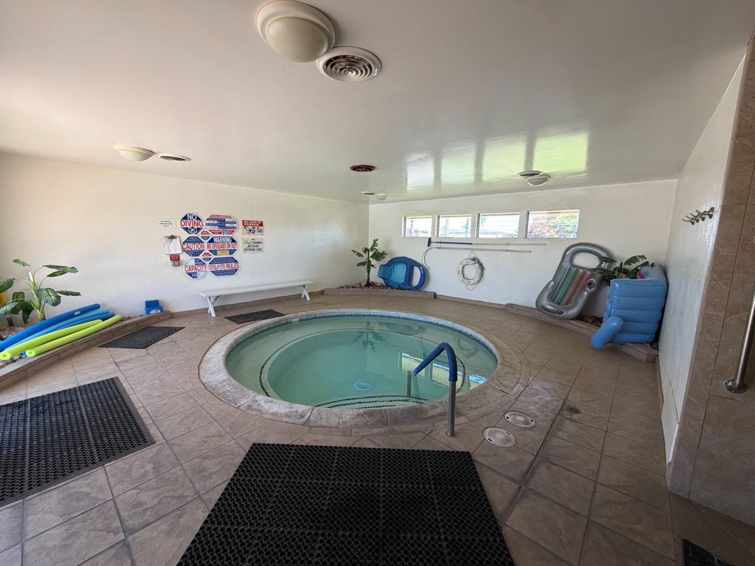 221 W Herndon Ave #142, Pinedale, CA 93650